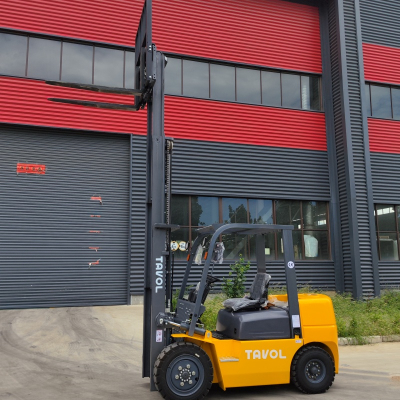 Chariot élévateur à moteur