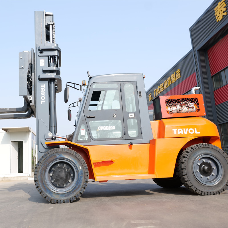 2-тонный дизельный вилочный погрузчик повышенной проходимости