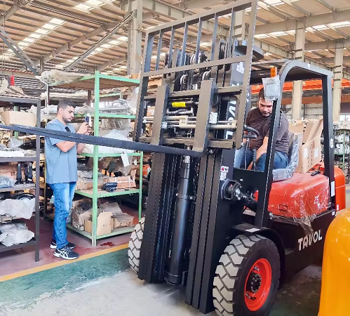 رافعة شوكية 2.5 طن.png