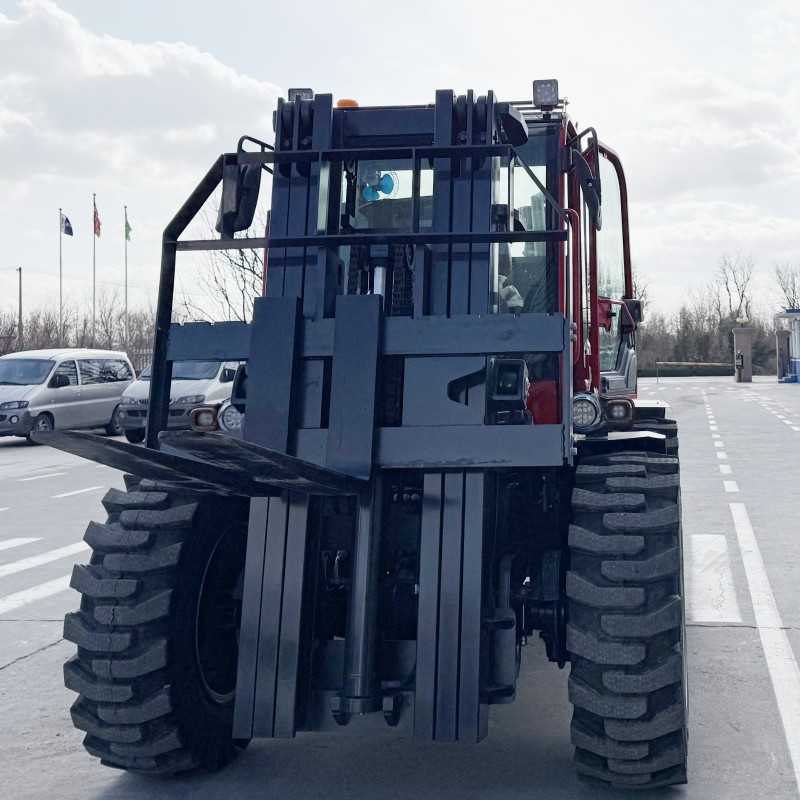 empilhador off-road 5t