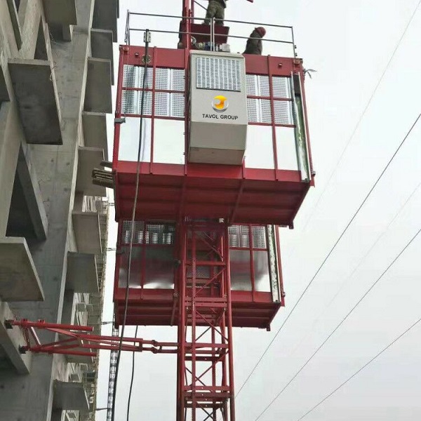 Construction elevator