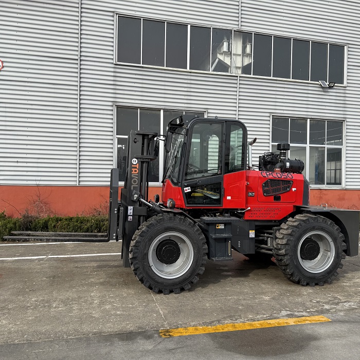 Внедорожный вилочный погрузчик