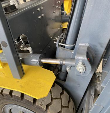 Rough Terrain Forklift.jpg Rough Terrain Forklift.jpg