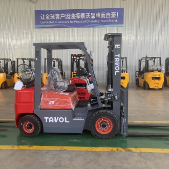 dua forklift bahan api