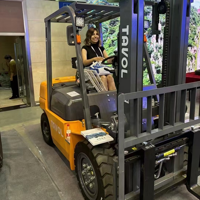 Empilhador a diesel pequena