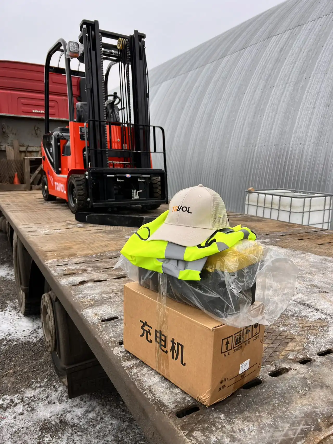 Expansão da parceria com cliente russo através do sucesso do empilhador elétrico Tavol