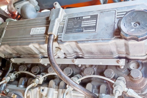 1750218010467350.jpg Mitsubishi engine.jpg