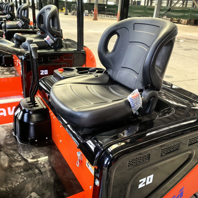 رافعة شوكية كهربائية