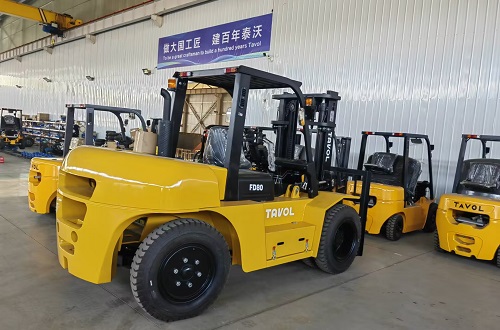 رافعة شوكية 8 أطنان.jpg