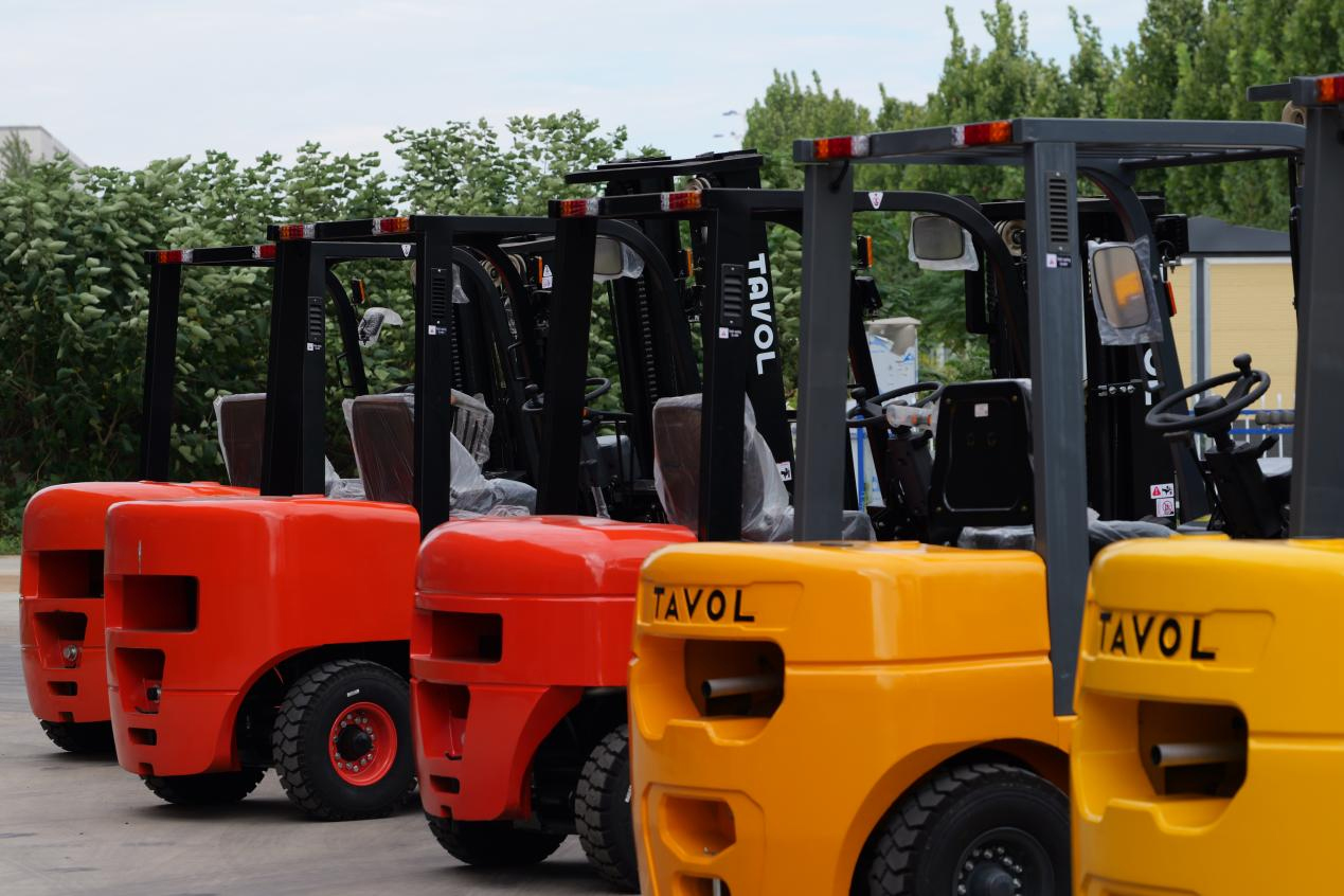 3 Tons Diesel Forklift.jpg